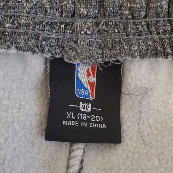 NBA Boston Celtics Gray Sweatpants Size XL Juniors - Picture 7 of 8